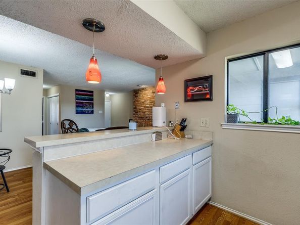 15151  Berry Trail  106, Dallas Texas 75248
