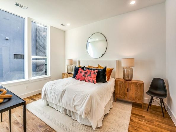 426 W 9th Street  105, Dallas Texas 75208