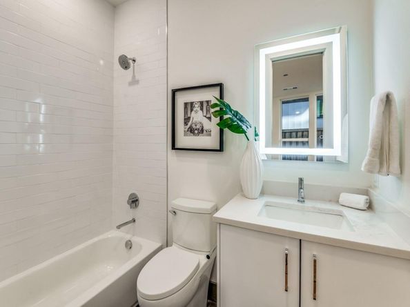 426 W 9th Street  105, Dallas Texas 75208