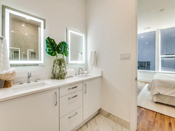 426 W 9th Street  105, Dallas Texas 75208