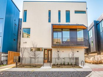 426 W 9th Street 