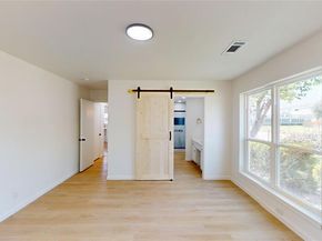2534 N Saint Augustine Drive , Dallas Texas 75227