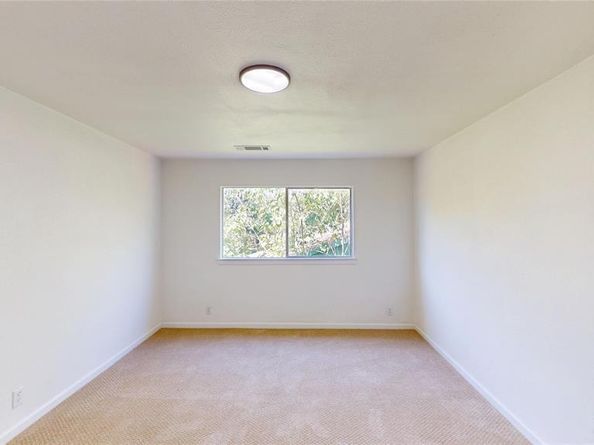 2534 N Saint Augustine Drive , Dallas Texas 75227