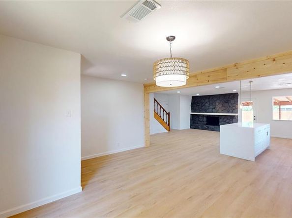 2534 N Saint Augustine Drive , Dallas Texas 75227