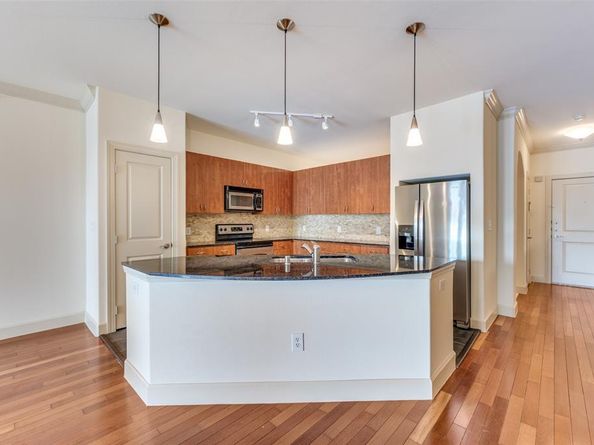 3818  Holland Avenue  206, Dallas Texas 75219