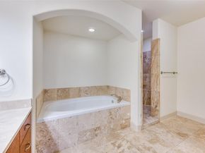 3818  Holland Avenue  206, Dallas Texas 75219