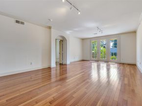 3818  Holland Avenue  206, Dallas Texas 75219