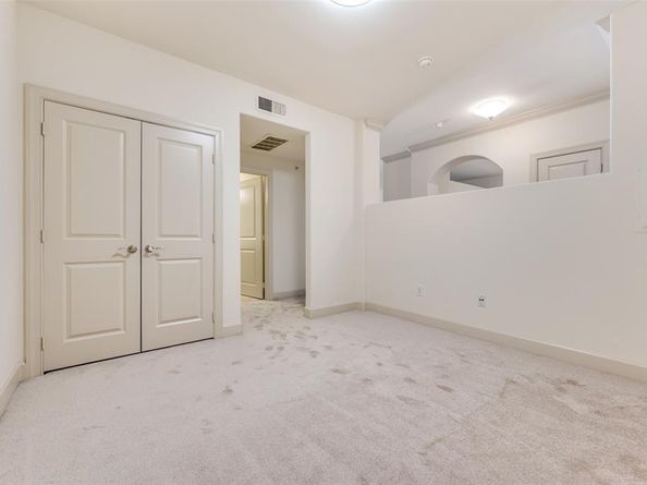 3818  Holland Avenue  206, Dallas Texas 75219