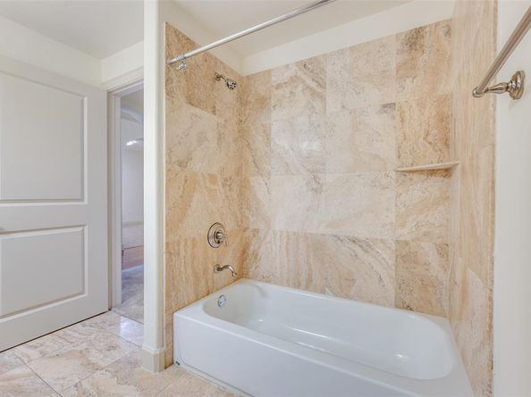 3818  Holland Avenue  206, Dallas Texas 75219