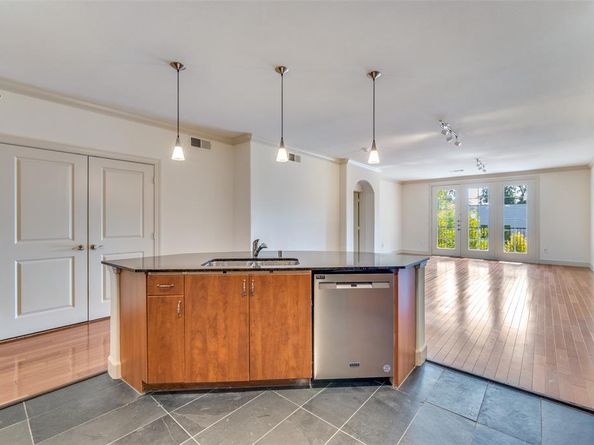 3818  Holland Avenue  206, Dallas Texas 75219
