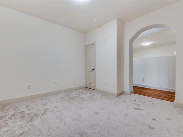 3818  Holland Avenue  206, Dallas Texas 75219