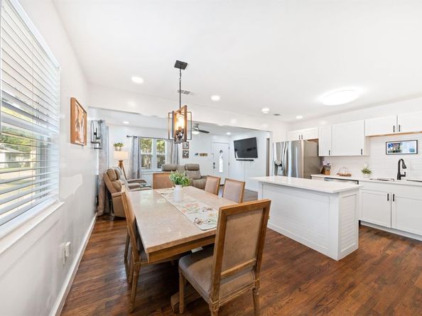 2114  Engle Avenue , Dallas Texas 75224