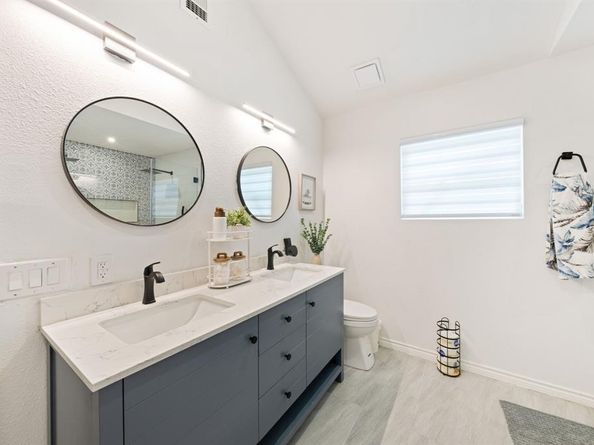 2114  Engle Avenue , Dallas Texas 75224