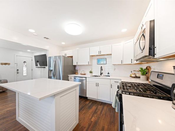 2114  Engle Avenue , Dallas Texas 75224