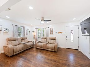 2114  Engle Avenue , Dallas Texas 75224