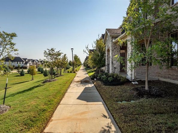 2613  Kings Canyon Mews , Corinth Texas 76210