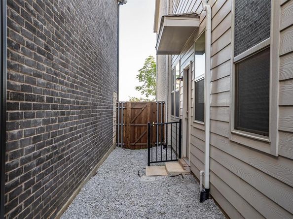 2613  Kings Canyon Mews , Corinth Texas 76210