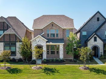 2613  Kings Canyon Mews 