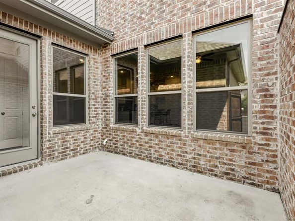 4512  English Maple Drive , Arlington Texas 76005