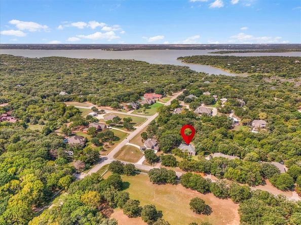 910  Crystal Cove , Oak Point Texas 75068