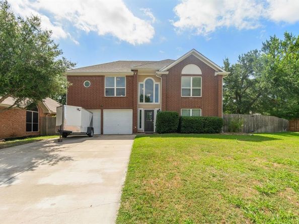 4548  Queenswood Drive , Grand Prairie Texas 75052