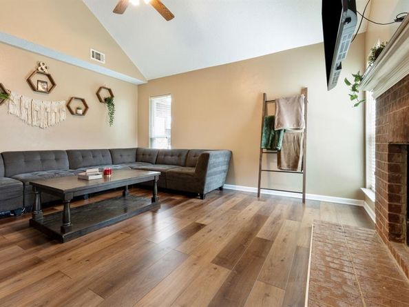 4548  Queenswood Drive , Grand Prairie Texas 75052