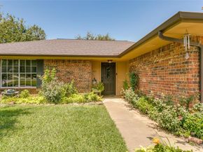 1831  Cimarron Trail , Grapevine Texas 76051