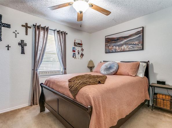 1831  Cimarron Trail , Grapevine Texas 76051