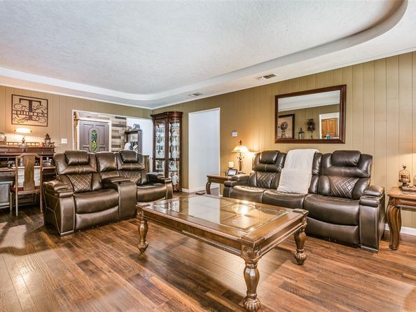 1831  Cimarron Trail , Grapevine Texas 76051