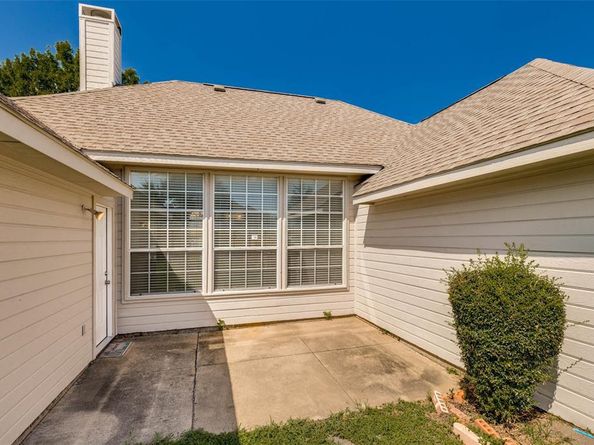 1202  Woodcrest Drive , Garland Texas 75040