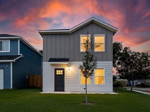 2350  Evans Avenue , Fort Worth Texas 76104