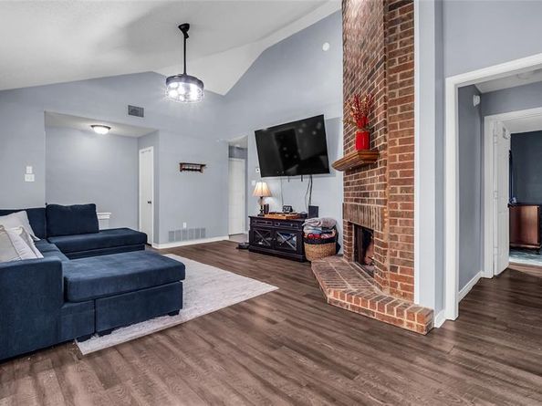 2608  Leo Drive , Garland Texas 75044