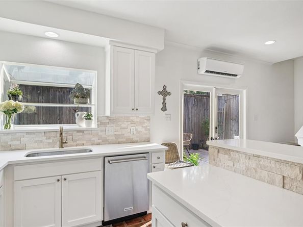 4402  Buena Vista Street  2, Dallas Texas 75205