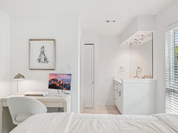 4402  Buena Vista Street  2, Dallas Texas 75205