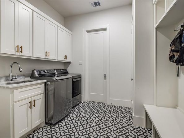 3915  Durango Drive , Dallas Texas 75220