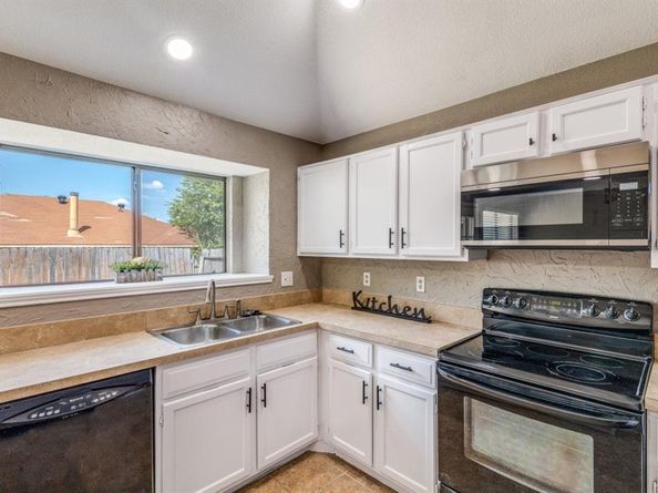 2600  Echo Point Drive , Fort Worth Texas 76123