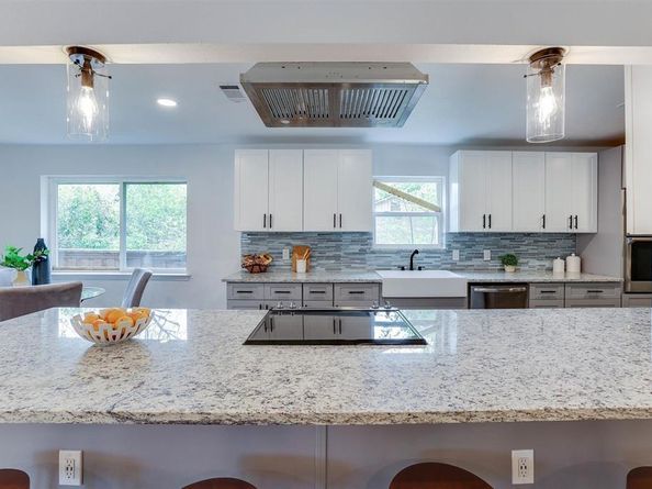 9962  Larchbrook Drive , Dallas Texas 75238