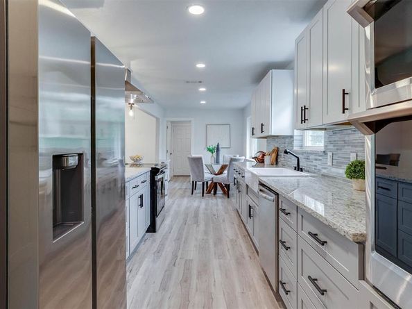 9962  Larchbrook Drive , Dallas Texas 75238
