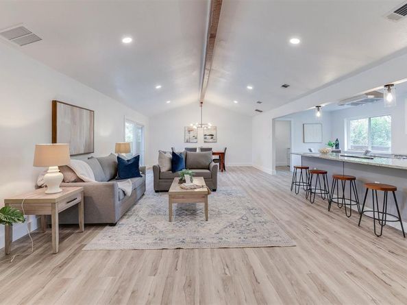 9962  Larchbrook Drive , Dallas Texas 75238