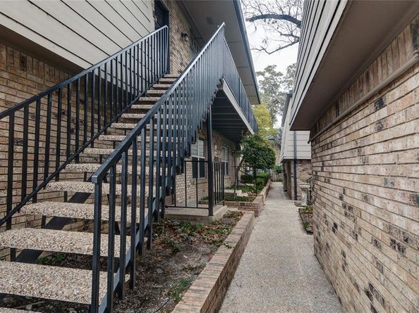 7931  Royal Lane  216, Dallas Texas 75230
