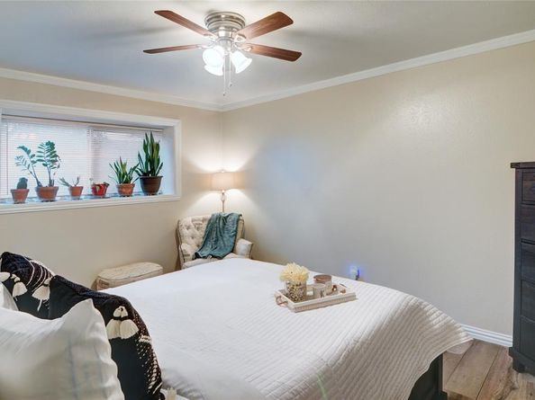 7931  Royal Lane  216, Dallas Texas 75230
