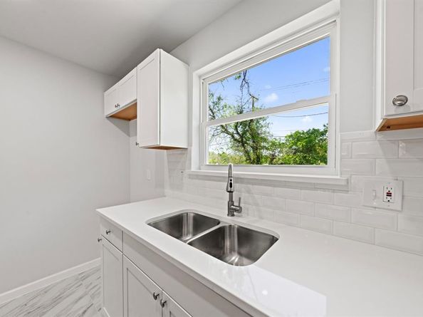 5952  Golden Gate Drive , Dallas Texas 75241