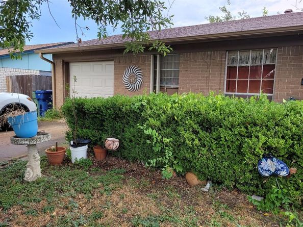 2714  Foxcroft Lane , Garland Texas 75044