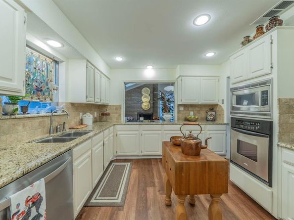 1806  Eastwood Court , Grand Prairie Texas 75050