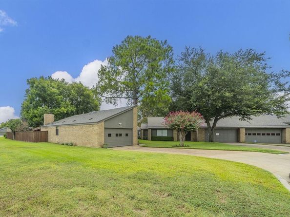 1806  Eastwood Court , Grand Prairie Texas 75050