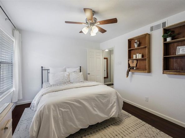 9910  Royal Lane  702, Dallas Texas 75231