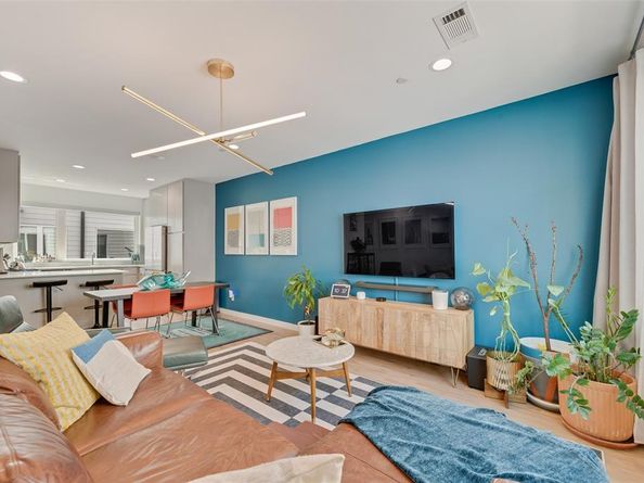 4705  Bryan Street  302, Dallas Texas 75204