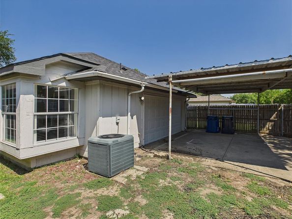 2716  Clayton Oaks Drive , Dallas Texas 75227