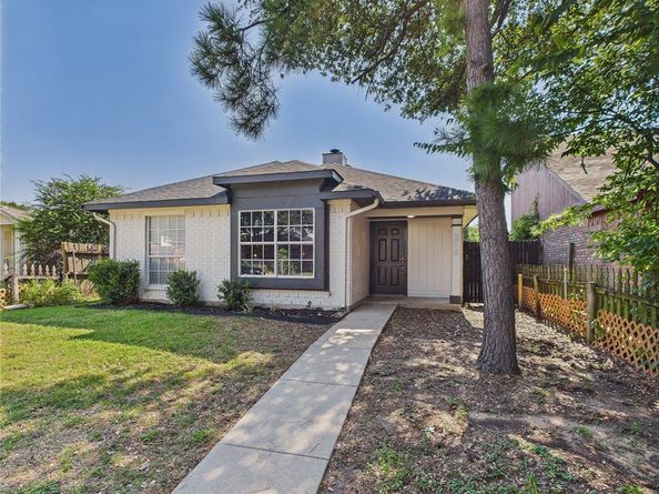 2716  Clayton Oaks Drive , Dallas Texas 75227
