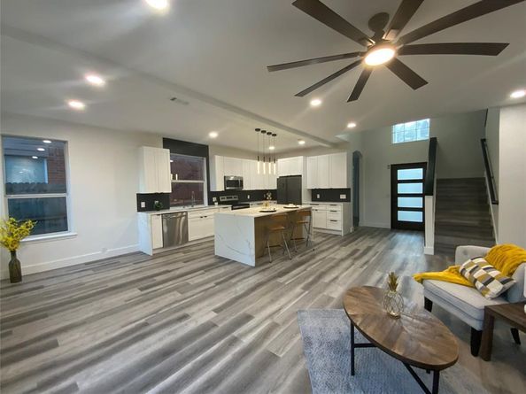 808  Lake Bridge Drive , Lake Dallas Texas 75065